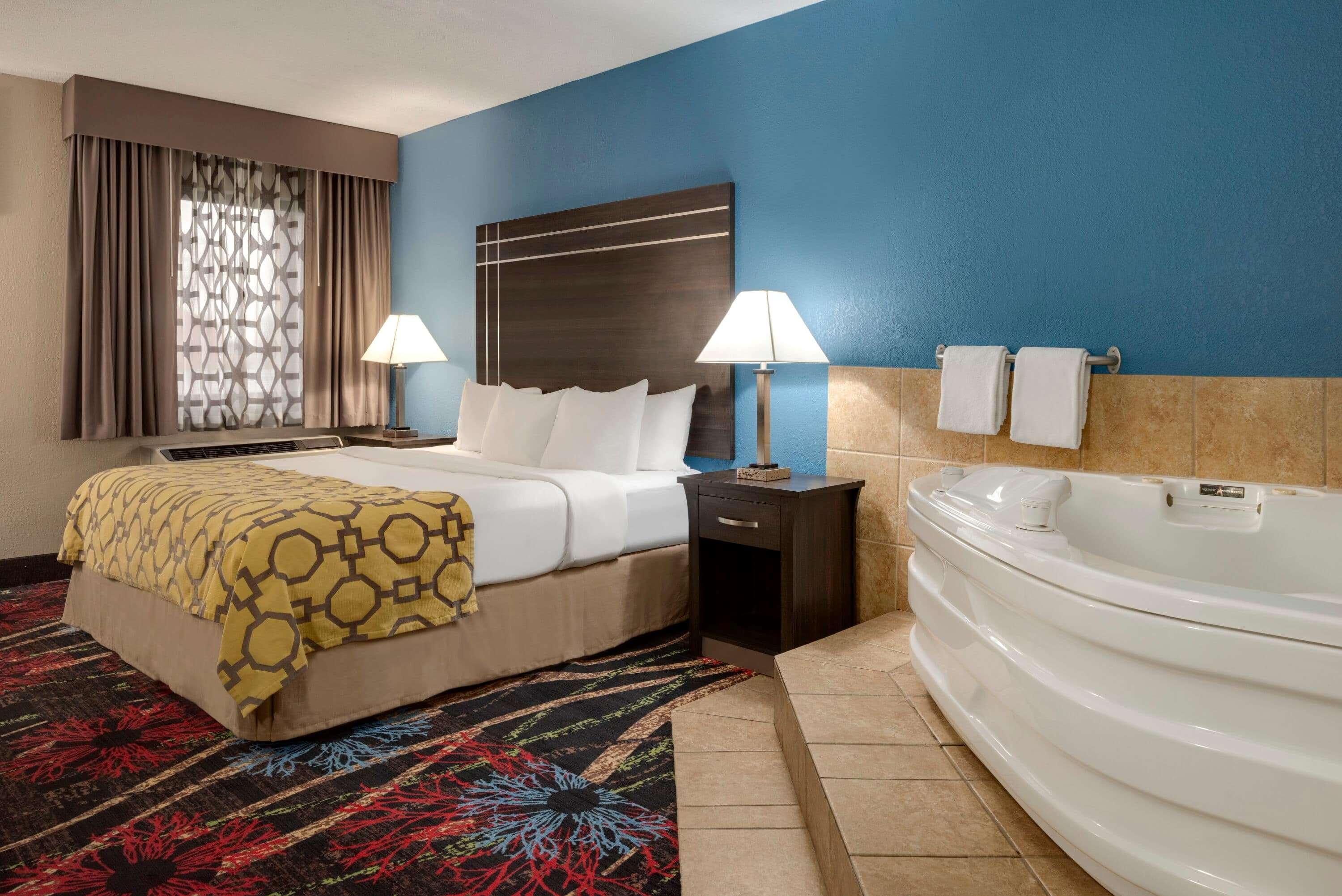 Baymont By Wyndham Muncie Near Ball State University מראה חיצוני תמונה